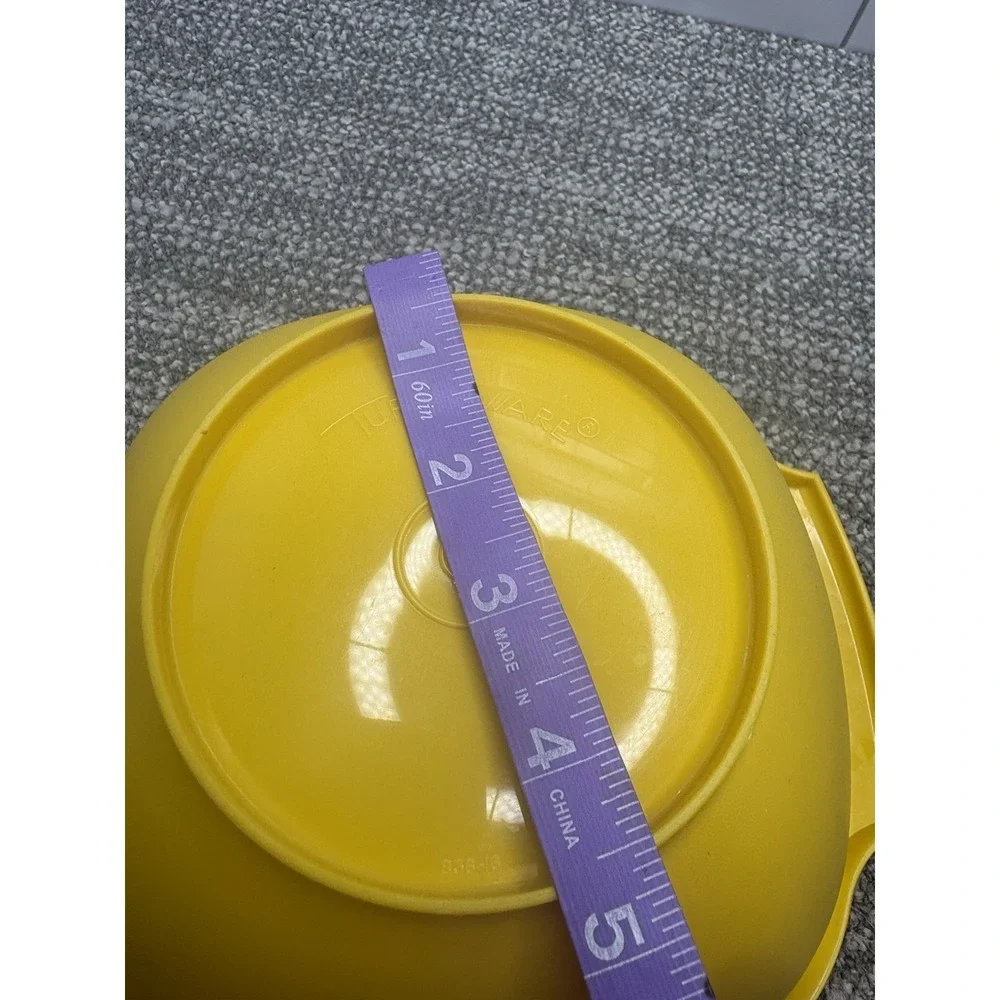 Tupperware bowl excellent
